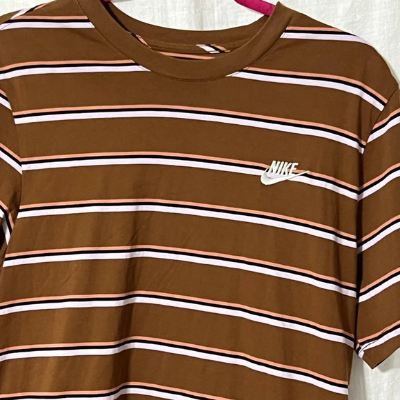 The Nike Tee Women's Size Medium Shirt Brown Striped Embroidered Logo T-Shirt - Picture 2 of 6